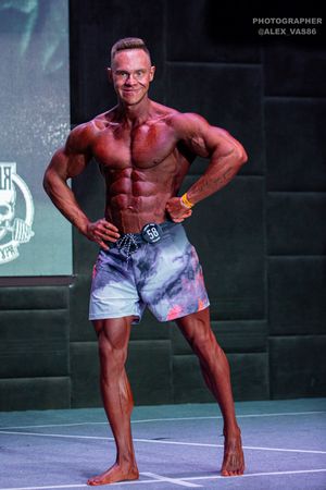 MEN'S PHYSIQUE 174